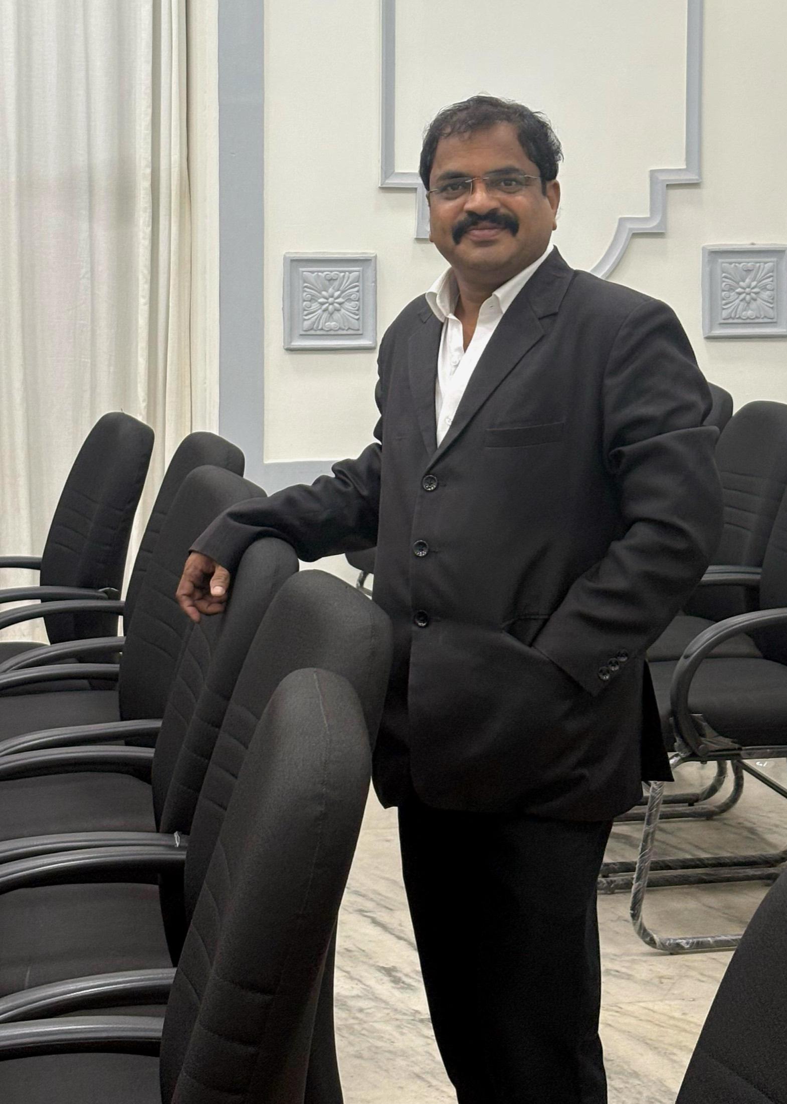 Ramesh Kadari, Senior Advocate